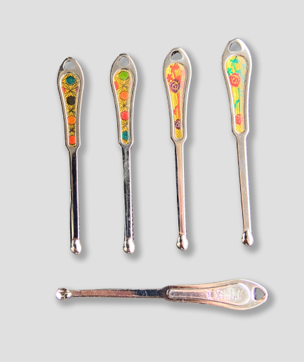 Silver-colored snuff scoop - snuff accessories