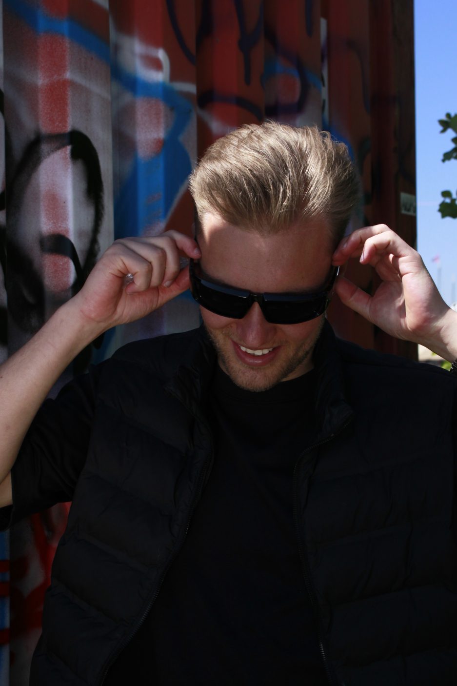 black glasses