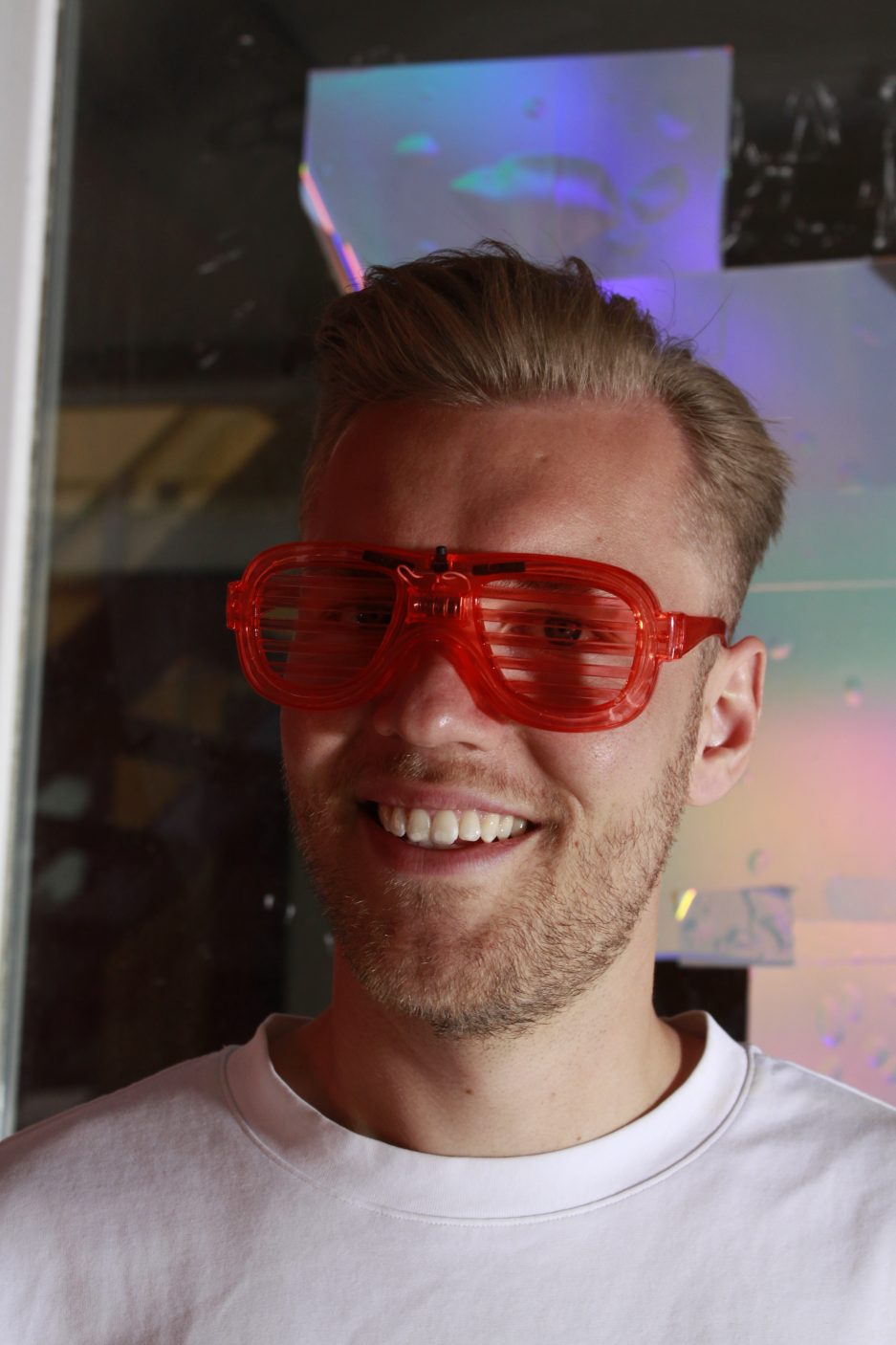 led glasses red