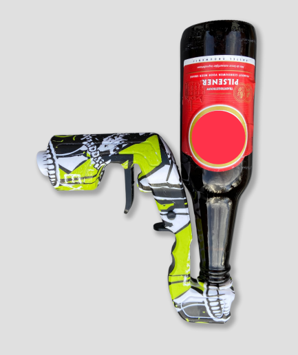 Champagne-sprayer-spray-champagne-bottle.png