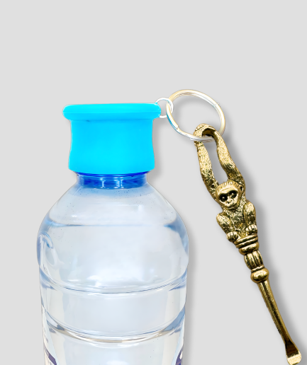Festival-cap-keychain-monkey-shovel.png