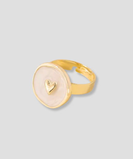Beautiful-ring-cream-heart.png