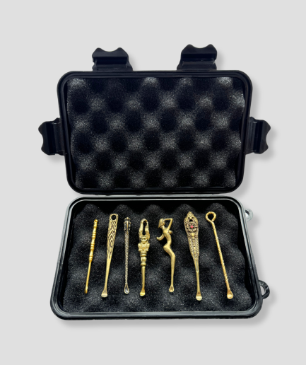 golden-snuff-shovels.png