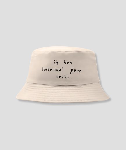 i-have-absolutely-no-nose-hat.png